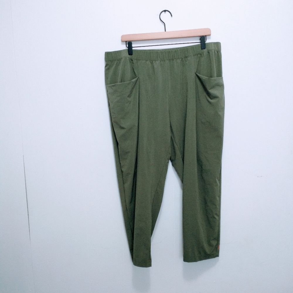 Joggers with size pockets